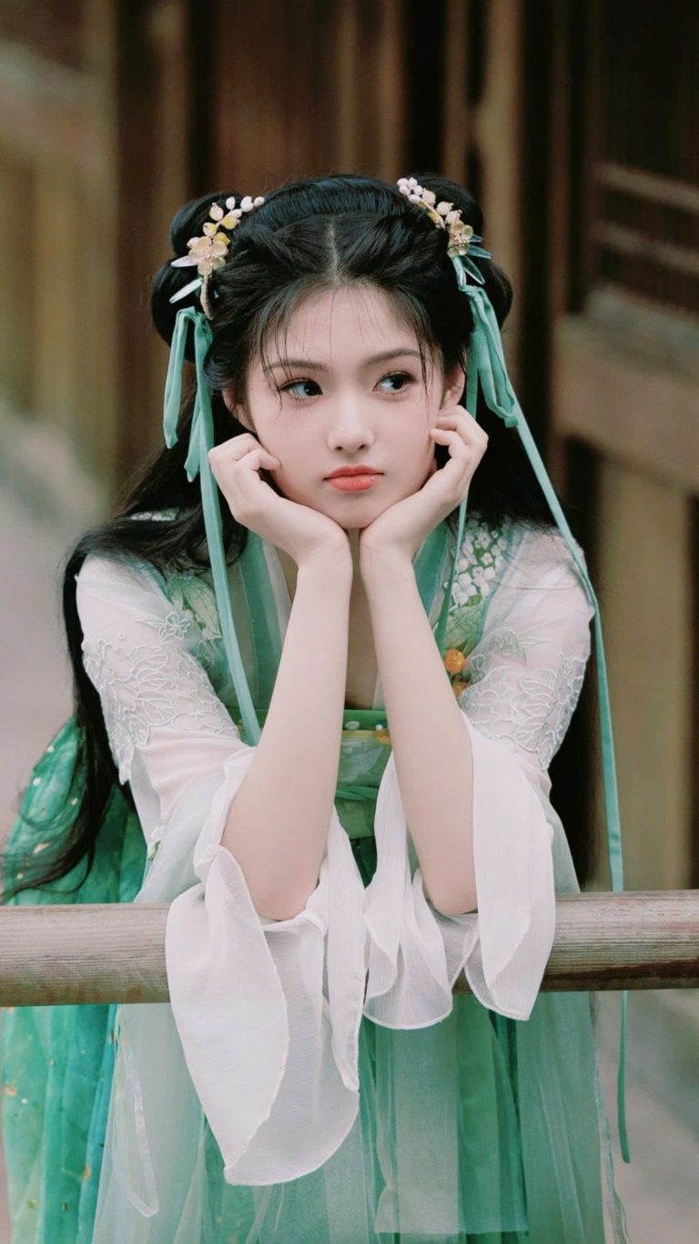 Sư Muội Cá Mặn: Trượt Chân Lên Đỉnh Tiên